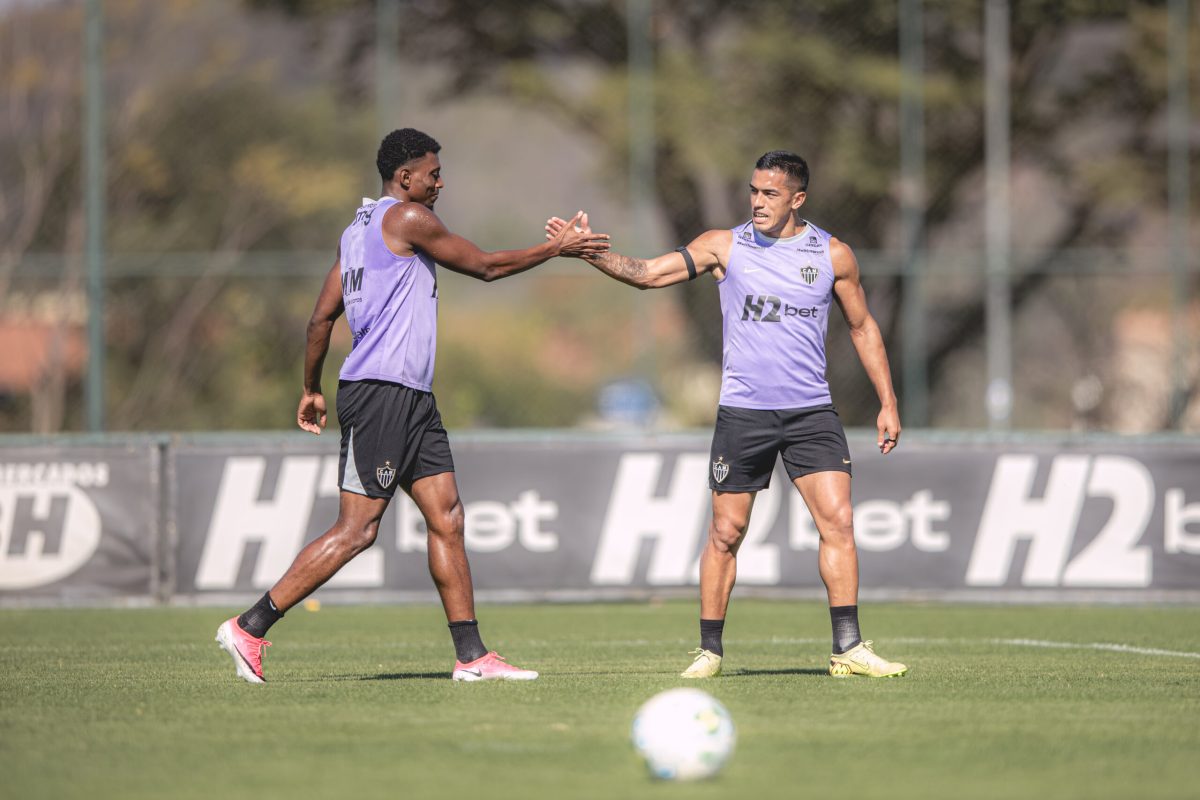 Atacante marca dois, e Atlético vence Betim em jogo-treino na Cidade do Galo