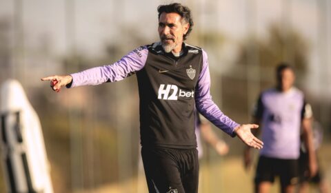 Atlético: Domínguez surpreende com evolução no português e fala em ‘expectativa grande’