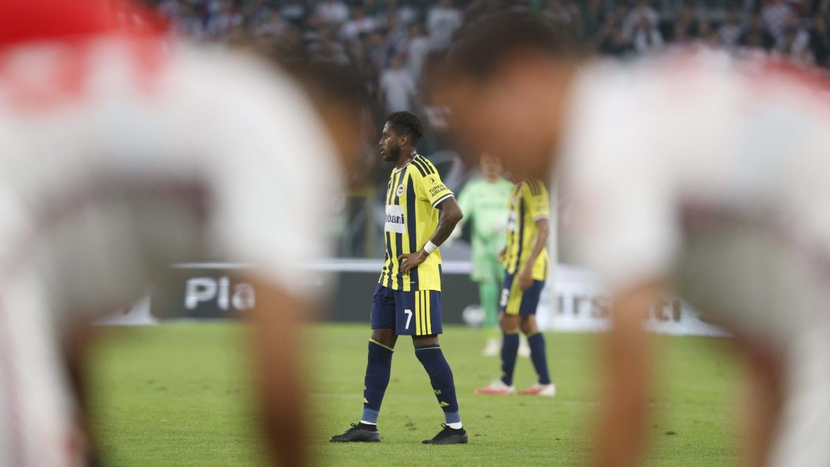 Atlético: Fred é titular e quase dá bela assistência em jogo do Fenerbahçe na Champions