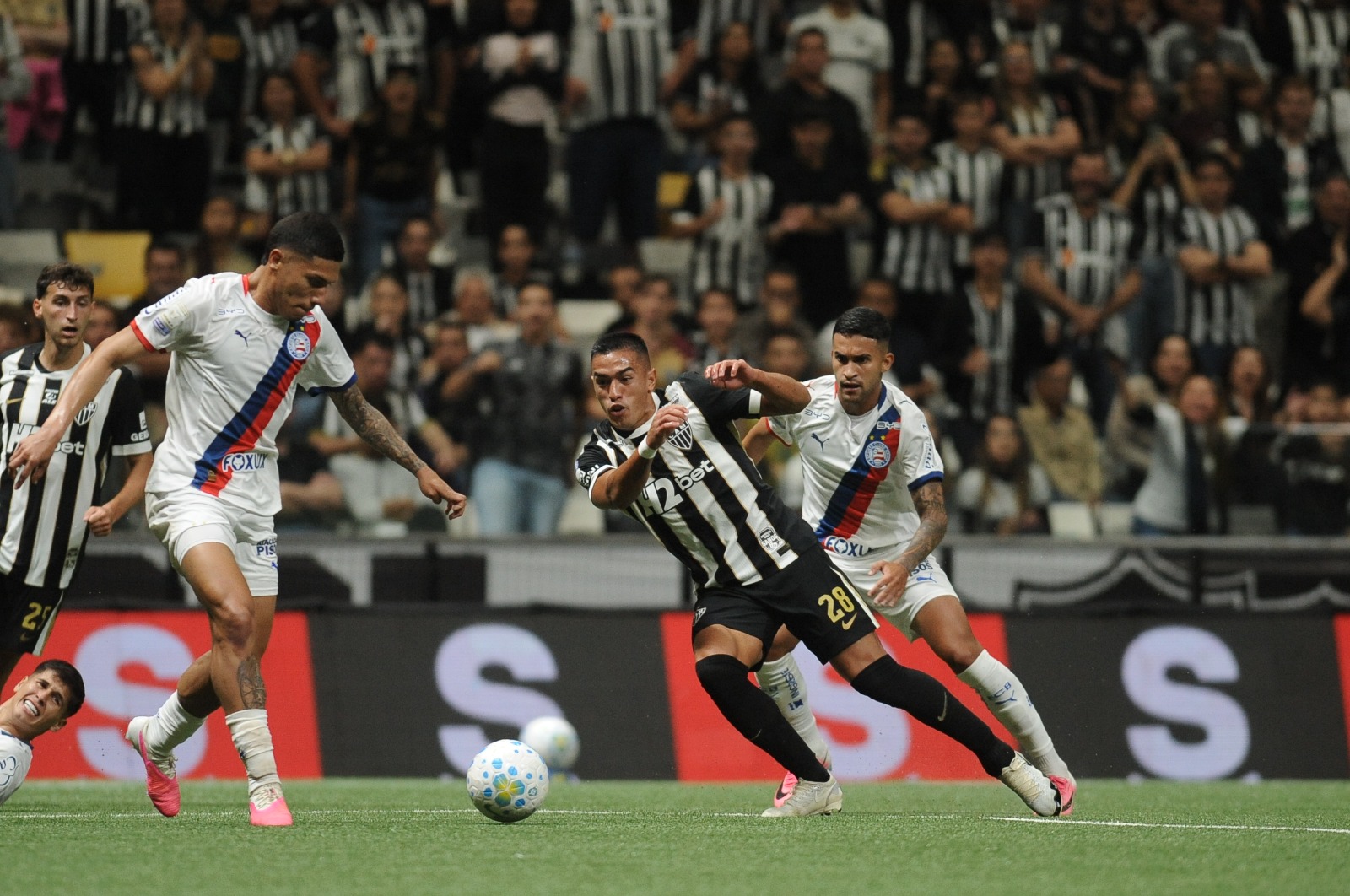 Atlético amarga ‘lei do ex’ e leva empate do Bahia em volta ao Brasileiro