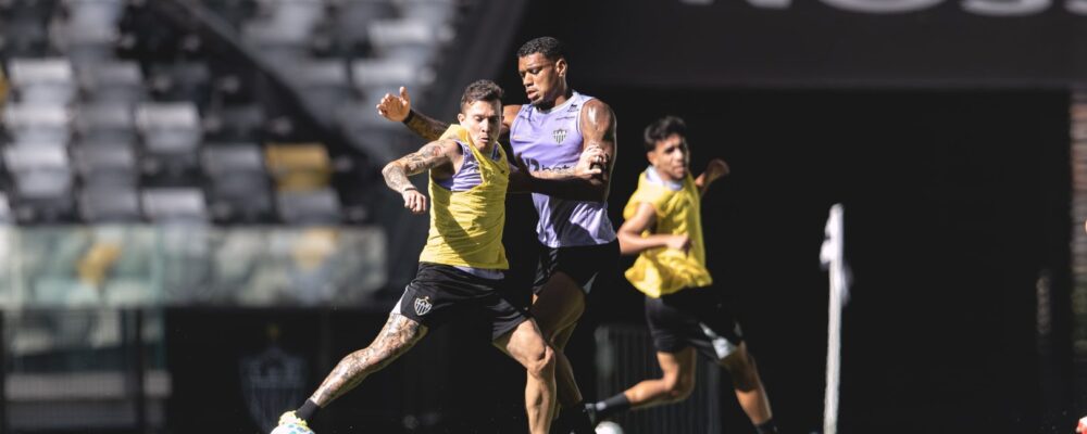 Atlético faz treino com coletivo na Arena MRV; assista aos gols