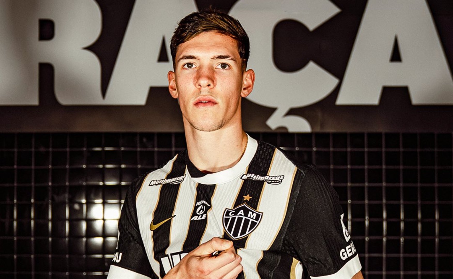 Atlético oficializa a contratação do atacante Thiago Borbas, do Bragantino
