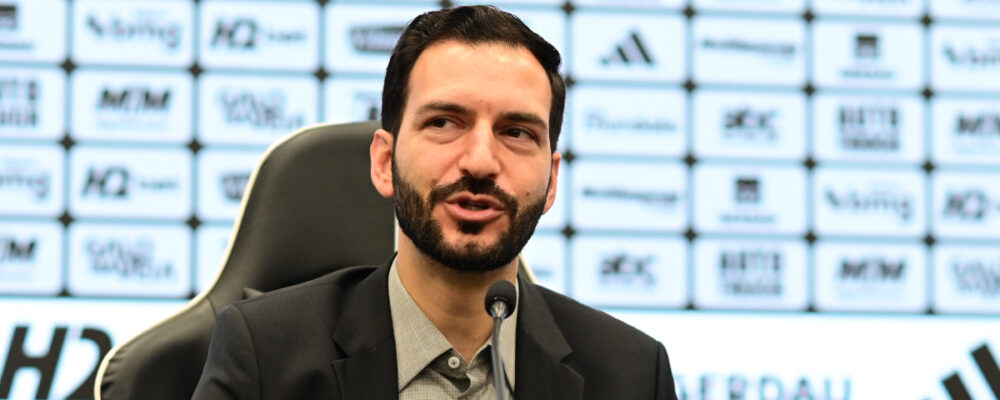 CEO do Atlético diz que Alonso já tem substituto e reafirma postura no mercado