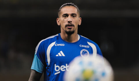 Chico da Costa nega se transferir para o Sport, e Cruzeiro o deixa fora dos planos