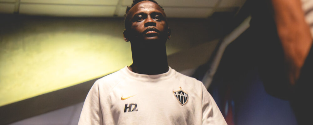 Cissé relembra expulsão precoce em classificação do Atlético: ‘Estressado demais’