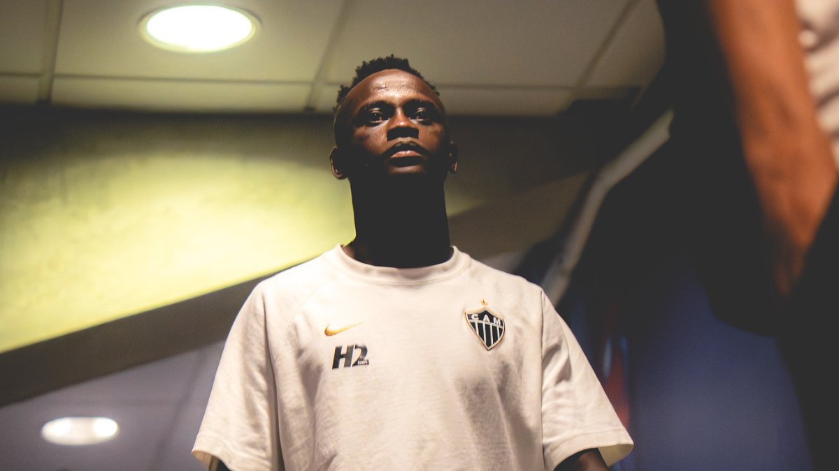 Cissé relembra expulsão precoce em classificação do Atlético: ‘Estressado demais’
