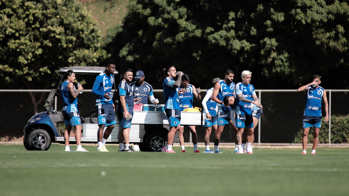 Com Pedrinho de olho, Cruzeiro promove jogo-treino entre profissional e Sub-20