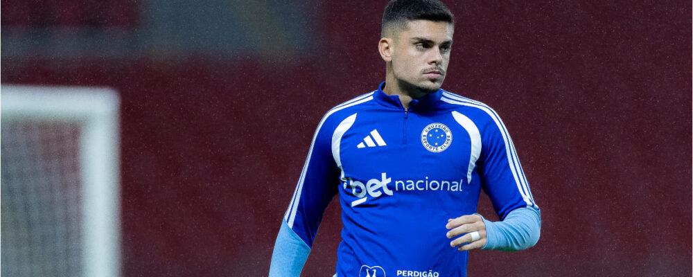 Cruzeiro atualiza condição física de Gabriel Pec após forte entrada