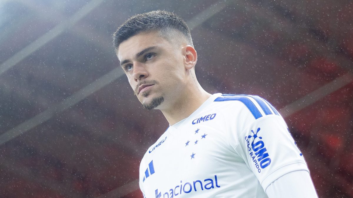 Cruzeiro atualiza quadro clínico de Gabriel Pec após cirurgia