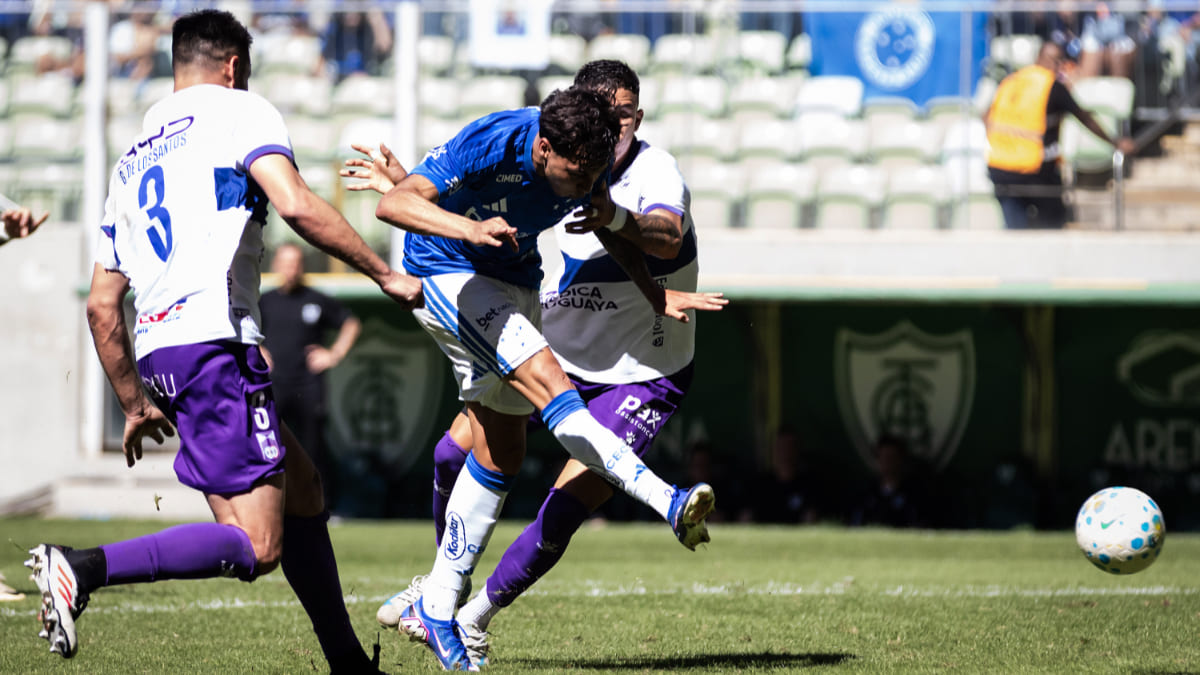 Cruzeiro testa opções, cria chances e vence Defensor em amistoso no Independência