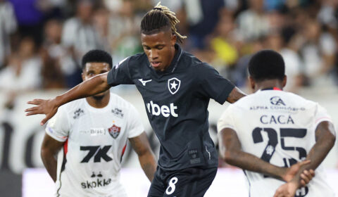 Danilo entra em campo pelo Botafogo, e negociação com Palmeiras cai por terra