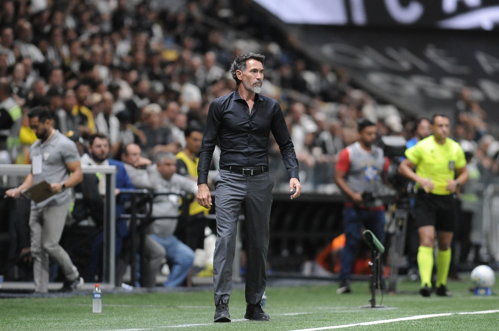 Domínguez reage a vaias da torcida do Atlético após empate com Bahia