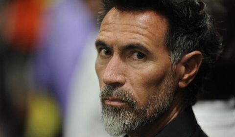 Domínguez revela que Atlético busca centroavante, mas esbarra em limitação financeira