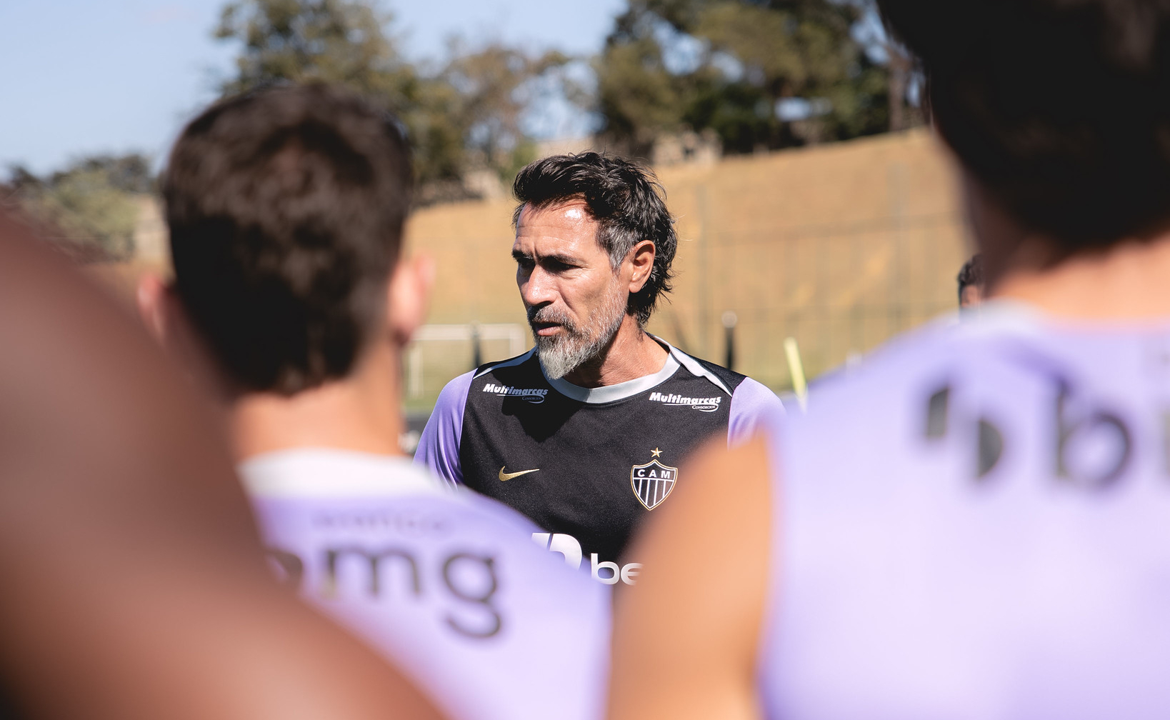 Domínguez tem cinco desfalques, duas dúvidas e três retornos para Atlético x Bahia