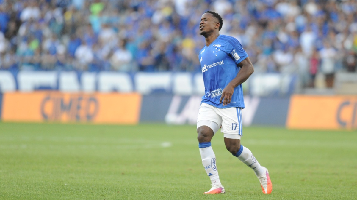 Elenco ‘curto’? As opções de Artur Jorge para substituir Sinisterra no Cruzeiro