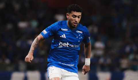 Em reta final de contrato, jogador do Cruzeiro volta a ser titular com Artur Jorge