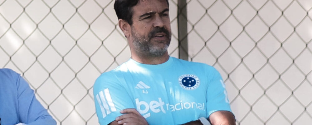 Escalação do Cruzeiro: as opções de Artur Jorge para substituir 2 titulares contra Coritiba