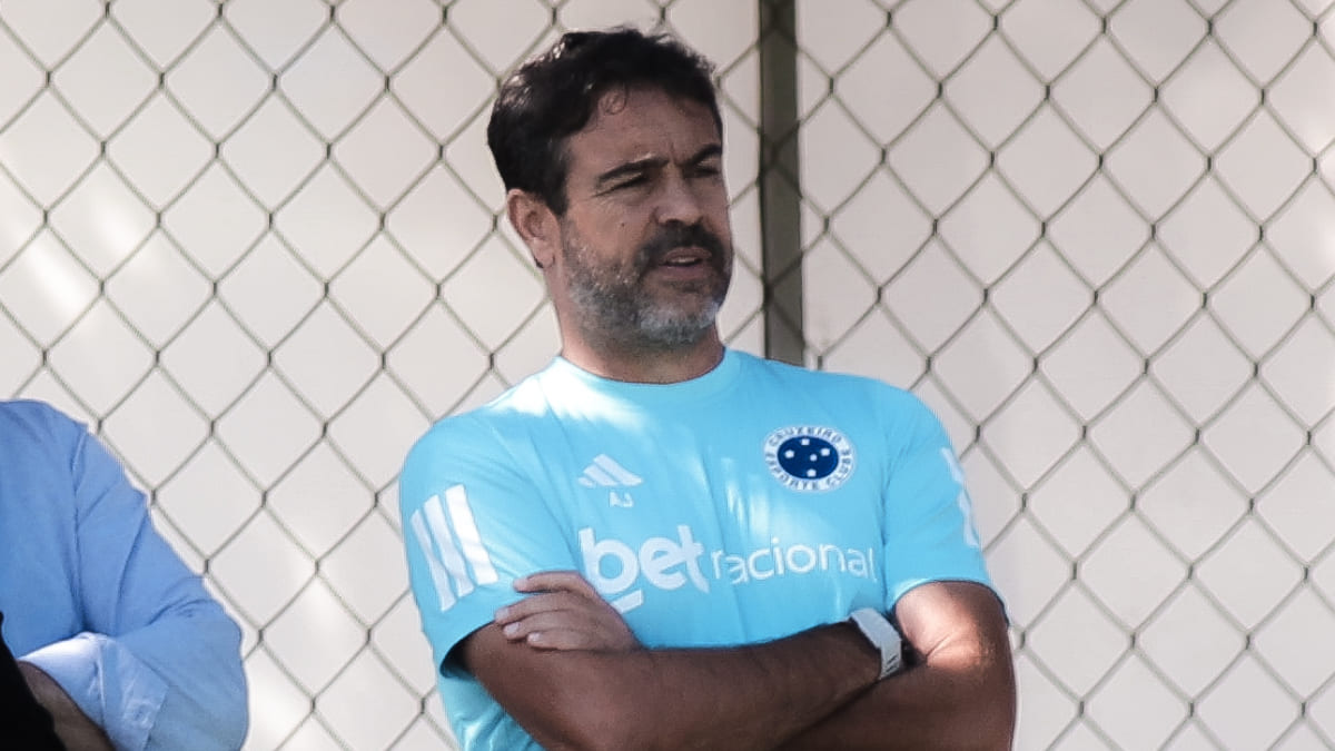 Escalação do Cruzeiro: as opções de Artur Jorge para substituir 2 titulares contra Coritiba