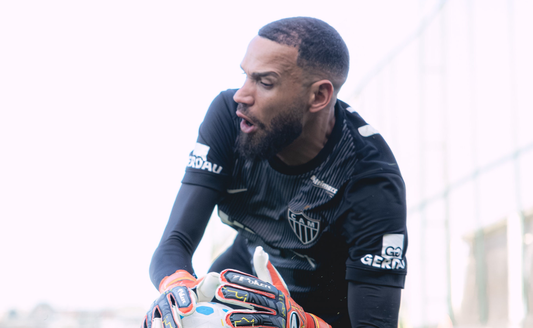 Especialista: Everson defende mais um pênalti na intertemporada do Atlético
