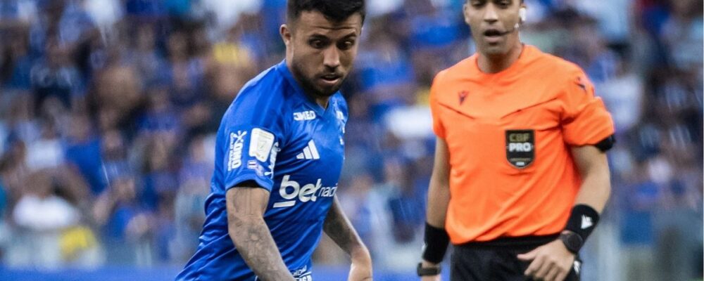 Especialista diz que arbitragem prejudicou o Cruzeiro: ‘Descumpriu a regra’