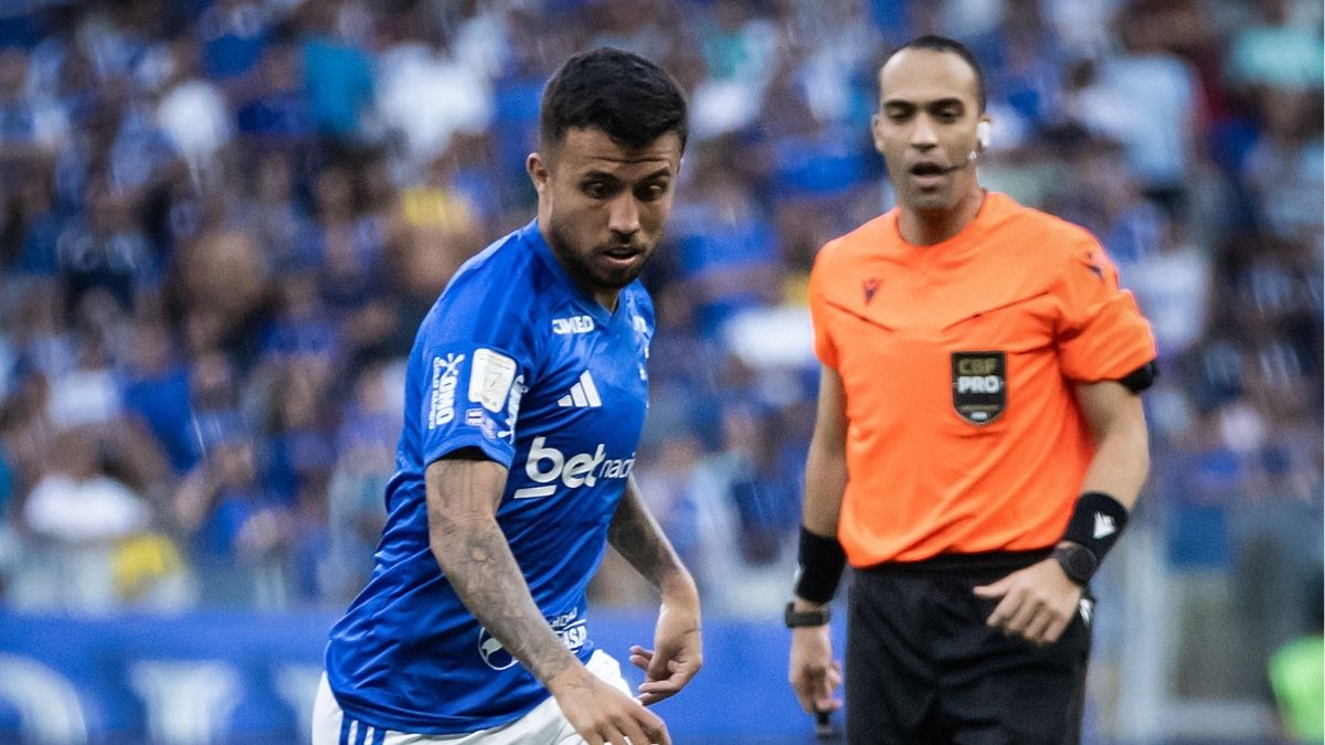 Especialista diz que arbitragem prejudicou o Cruzeiro: ‘Descumpriu a regra’