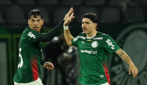 Ex-Cruzeiro decide e Palmeiras bate Coritiba no retorno ao Brasileirão