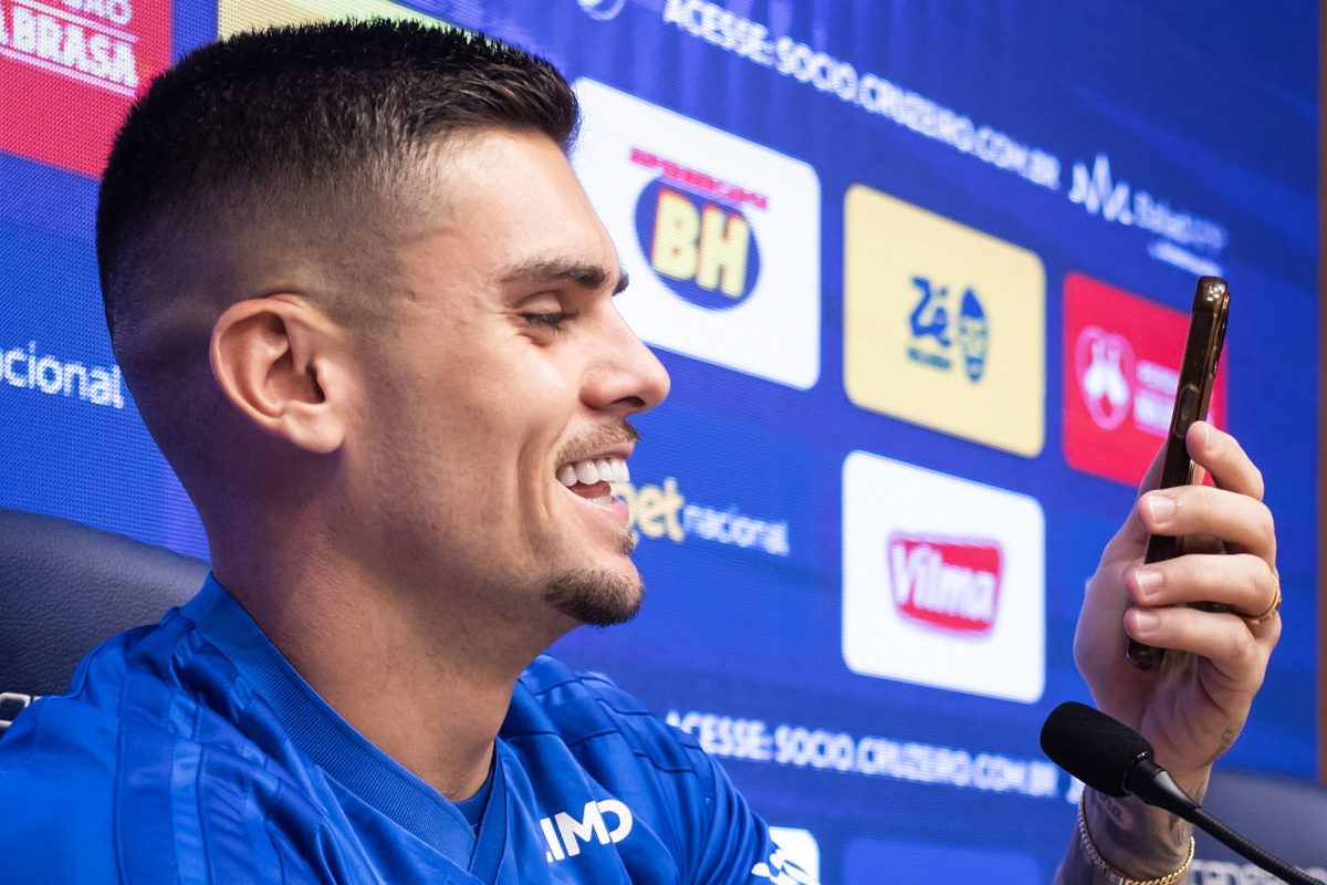 Gabriel Pec explica escolha pelo Cruzeiro e comenta reação de torcedores do Vasco