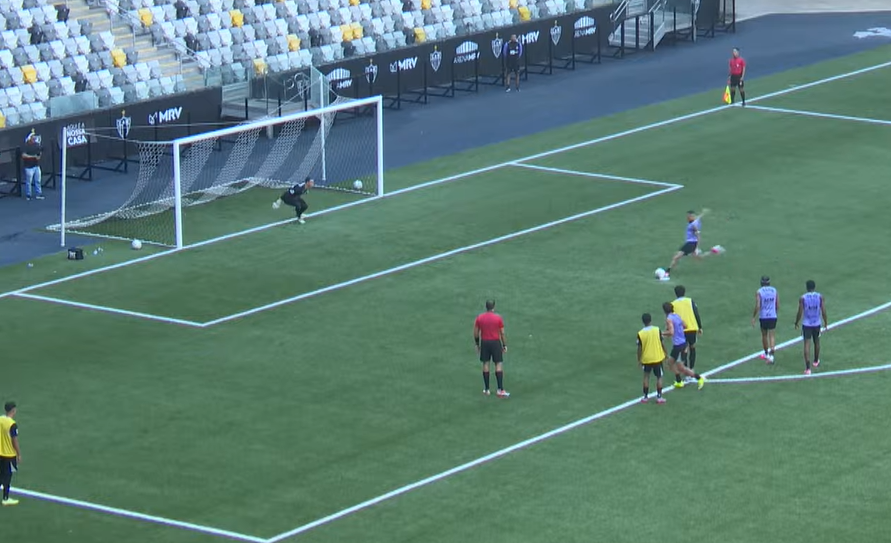 Goleiro do sub-20 do Atlético faz bela defesa em pênalti cobrado por Maycon