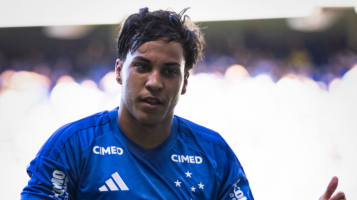 Kaio Jorge celebra evolução em tratamento no Cruzeiro: ‘Jogar sem injeção é alegria’