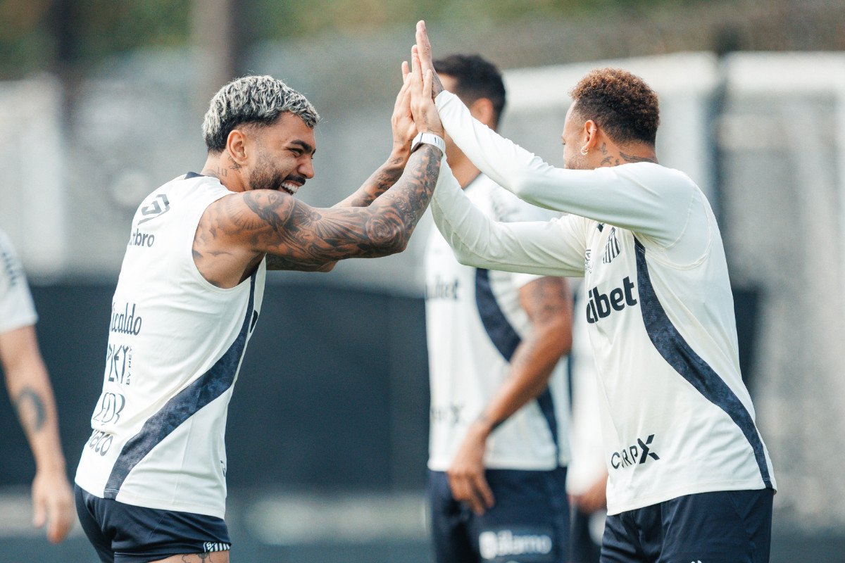 Neymar imita Gabigol em treino no Santos, e ex-Cruzeiro reage; veja