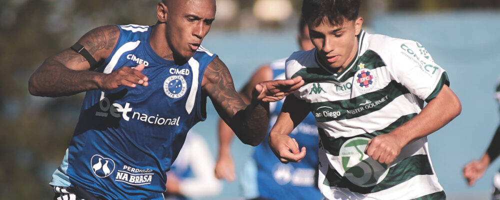 Quais jogadores do Cruzeiro não estiveram nos jogos-treino desta quinta (16/7)?