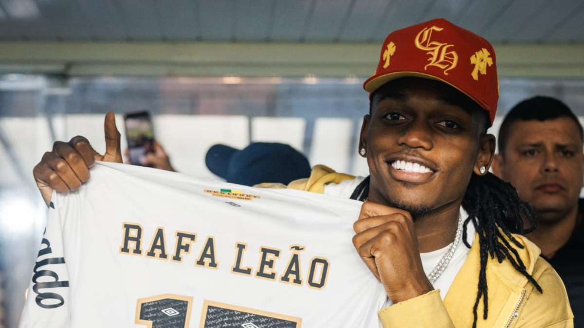 Rafael Leão vai a jogo do Santos e exalta Neymar: ‘Ídolo de infância’