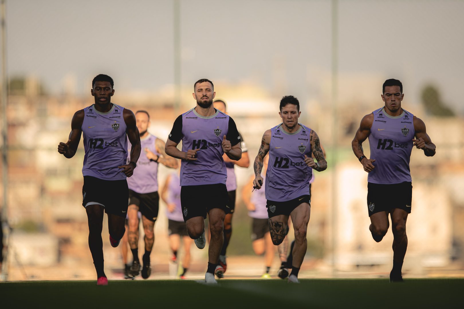 Reforço que não teve pré-temporada no Atlético se diz ‘muito melhor’ após período de treinos