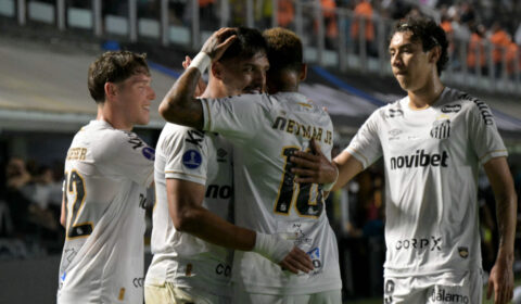 Santos leva susto no início, mas vence UCV e avança na Sul-Americana
