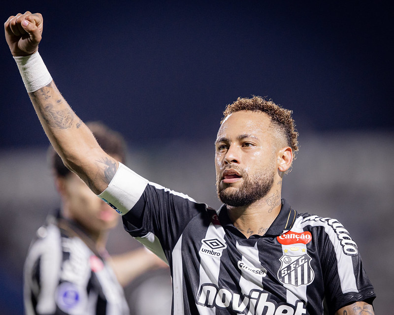 Neymar comemora gol do Santos - (foto: Raul Baretta/ Santos)