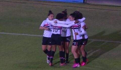 São Paulo vence o Cruzeiro e dorme na liderança do Brasileirão Feminino