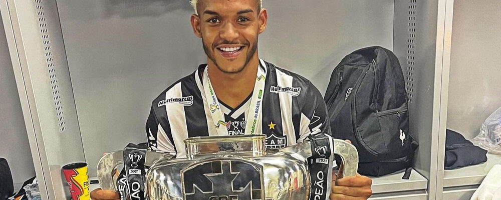 Terceiro mais jovem a estrear pelo Atlético troca de clube na Ásia