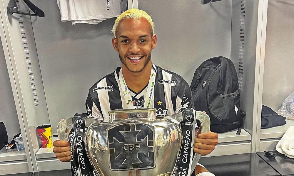 Terceiro mais jovem a estrear pelo Atlético troca de clube na Ásia