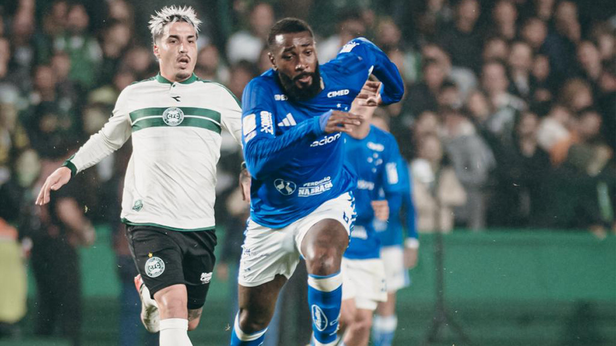Vídeo: os lances da vitória do Cruzeiro sobre o Coritiba pela 21ª rodada do Brasileiro