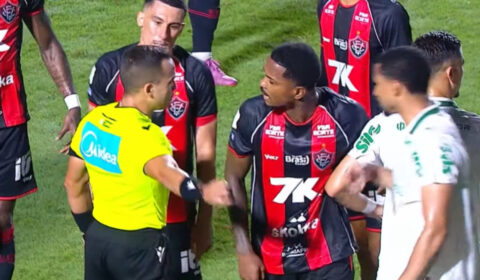 Vitória tem Cacá e Luan Cândido expulsos em sequência contra o Palmeiras