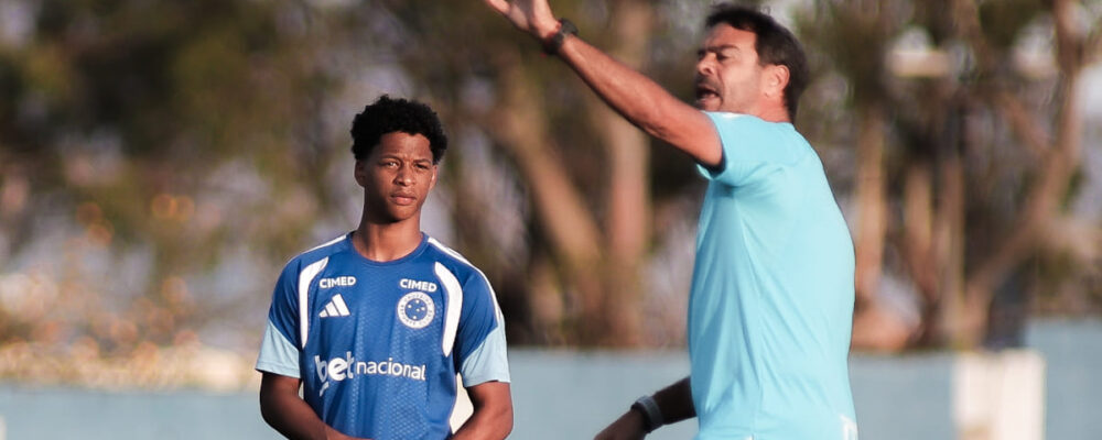 Zé Lucas detalha primeiro contato com Artur Jorge no Cruzeiro: ‘Tenho muito o que trabalhar’