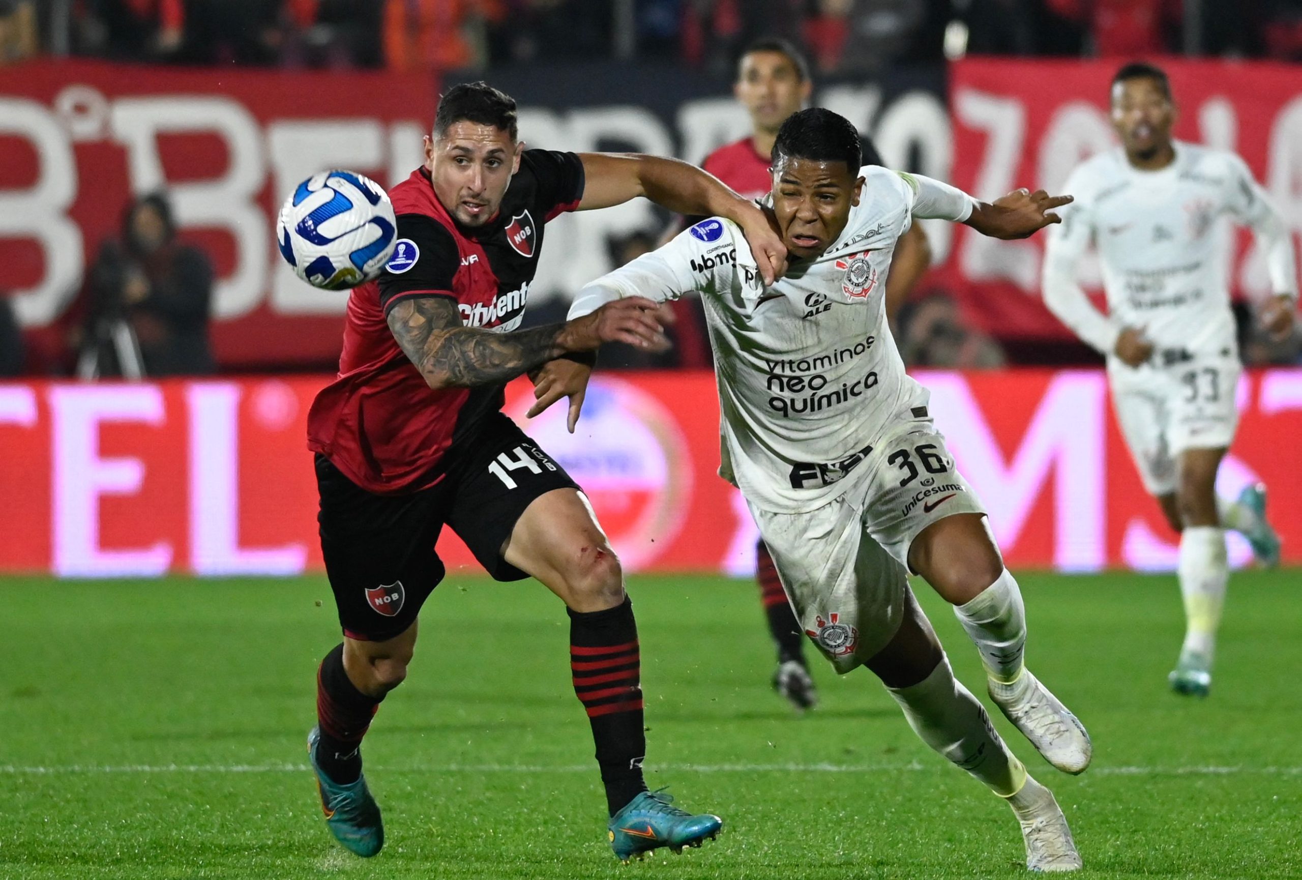 Wesley em Corinthians x Newell's Old Boys - (foto: Marcelo Manera / AFP) Wesley em Corinthians x Newell's Old Boys - (foto: Marcelo Manera / AFP)