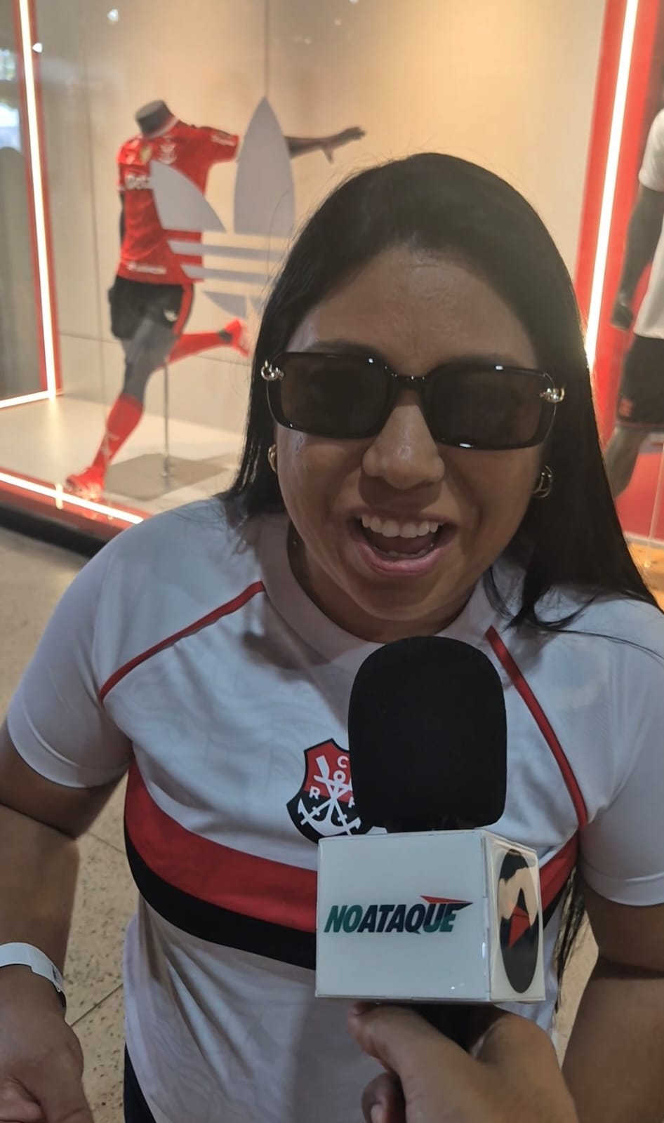 Gilsa, torcedora do Flamengo, na sede do clube, na Gávea - (foto: Vitor de Araújo/No Ataque)