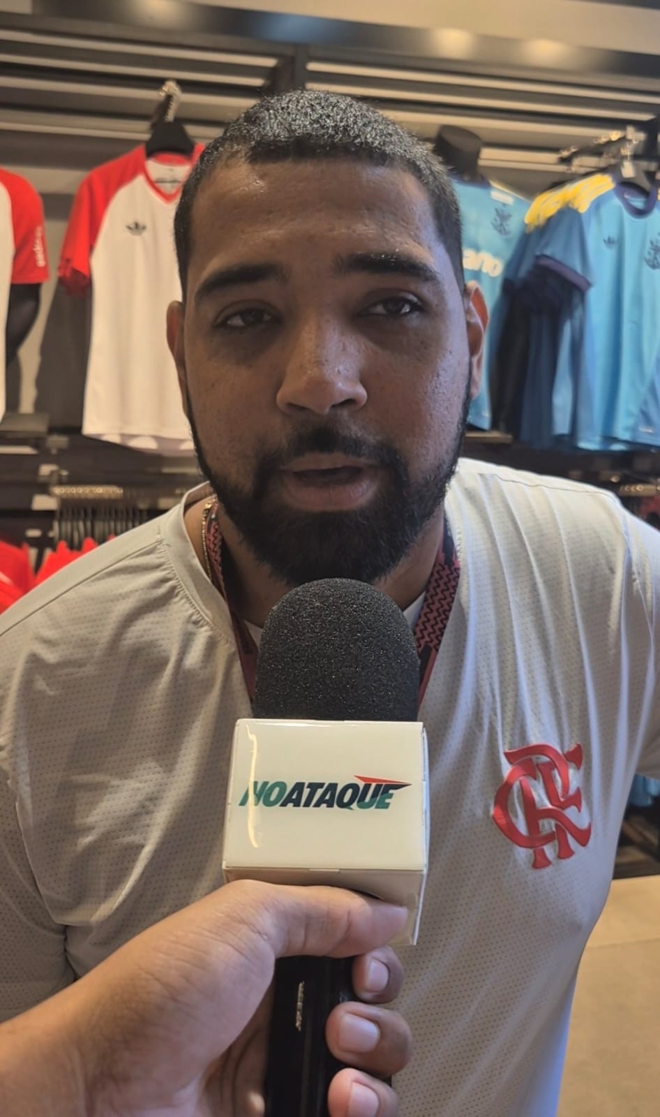 Fábio, torcedor do Flamengo, na sede do clube, na Gávea - (foto: Vitor de Araújo/No Ataque)