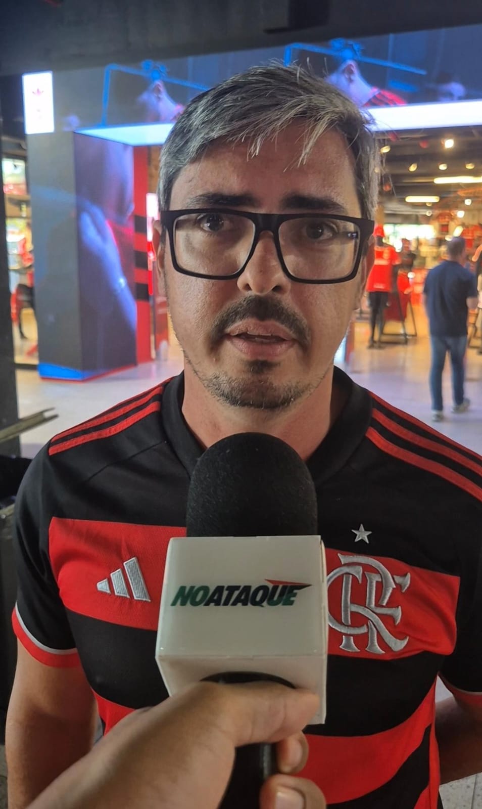 Arielson, torcedor do Flamengo, na sede do clube, na Gávea - (foto: Vitor de Araújo/No Ataque)