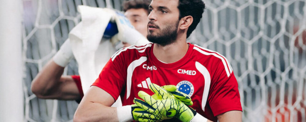 Artur Jorge avalia Otávio na meta do Cruzeiro: ‘Temos confiança’