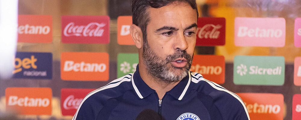 Artur Jorge explica escolha nas laterais do Cruzeiro, e Villalba reage: ‘Muito diferente’