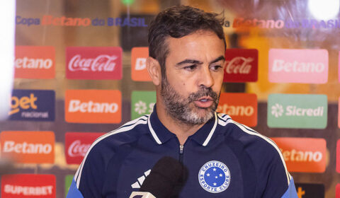 Artur Jorge explica escolha nas laterais do Cruzeiro, e Villalba reage: ‘Muito diferente’