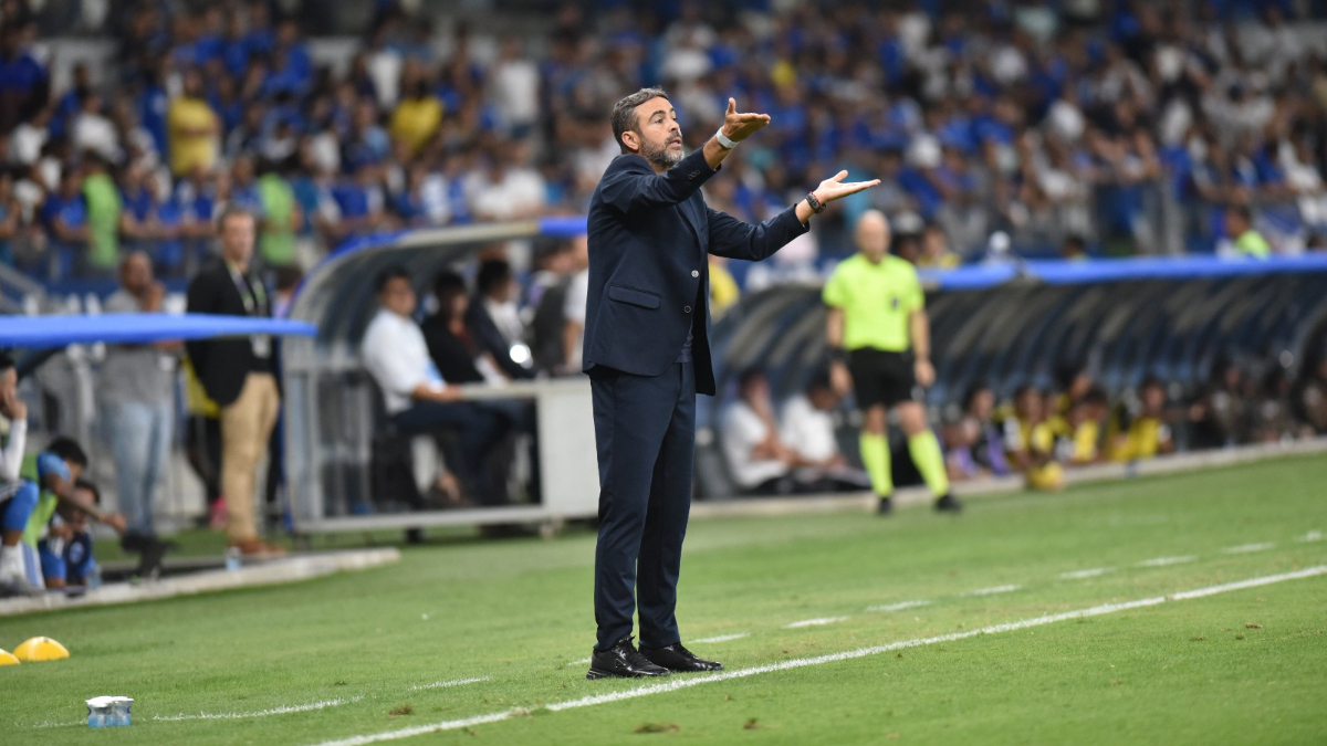 O que faltou? Artur Jorge indica pontos de correção para o Cruzeiro diante do Atlético