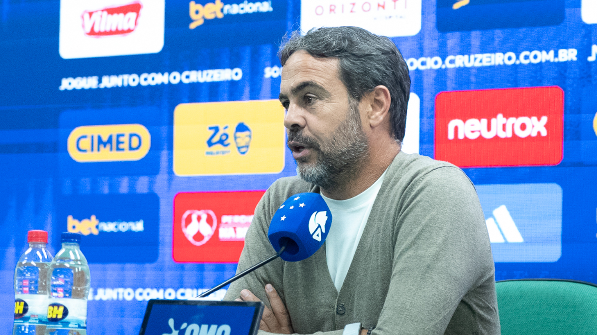 Artur Jorge reage à chegada de reforços no Cruzeiro e destaca setor de busca